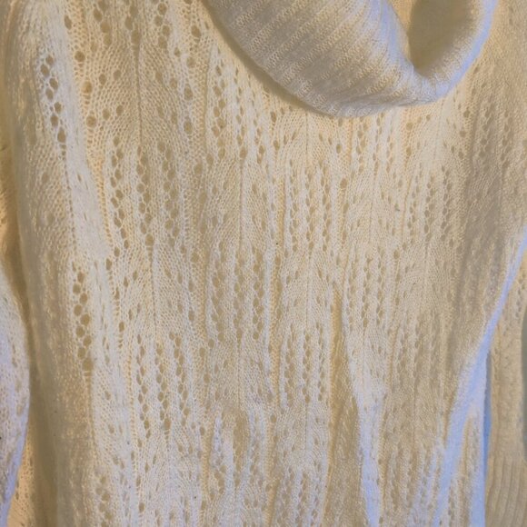 Elle Designed Cowl Neck Sweater in a Crochete fine knit . Long and Beautiful. XL - Picture 4 of 8